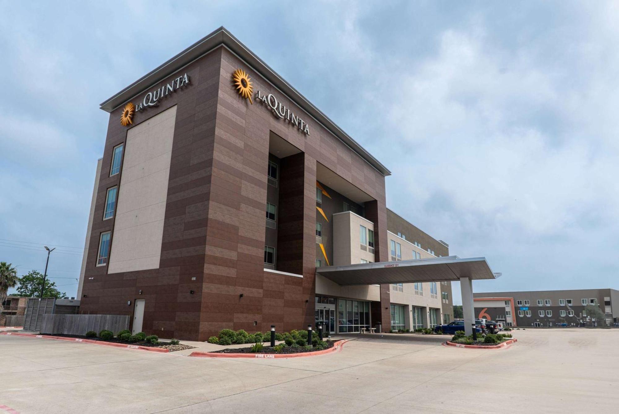 La Quinta Inn & Suites By Wyndham Corpus Christi Southeast Екстериор снимка